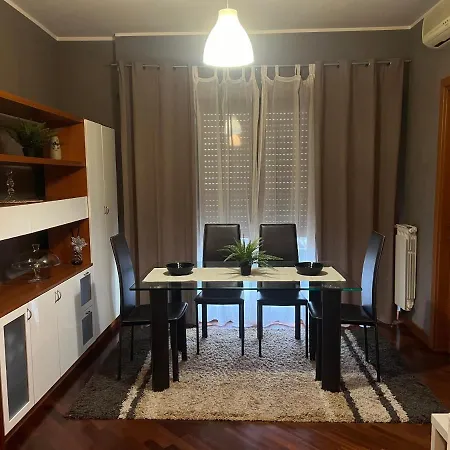 Charme & Relax - Fiera Di Roma - Fiumicino Airport Apartment